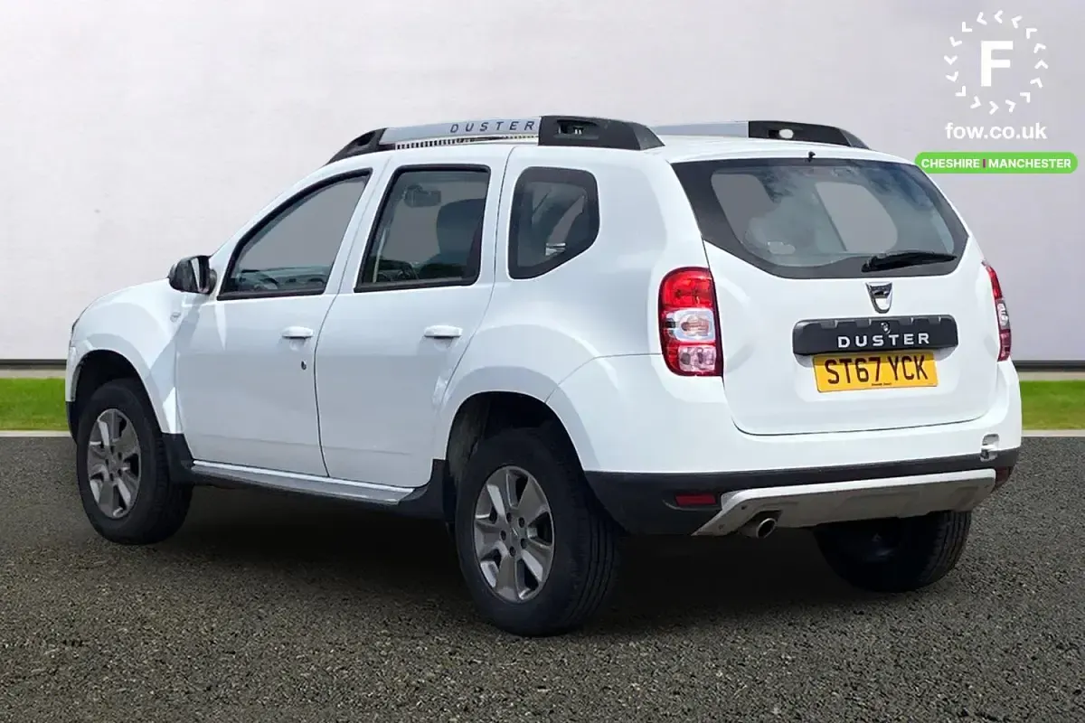 Used Dacia Duster Lauréate 109 HP (80 kW) 2017 White SUV