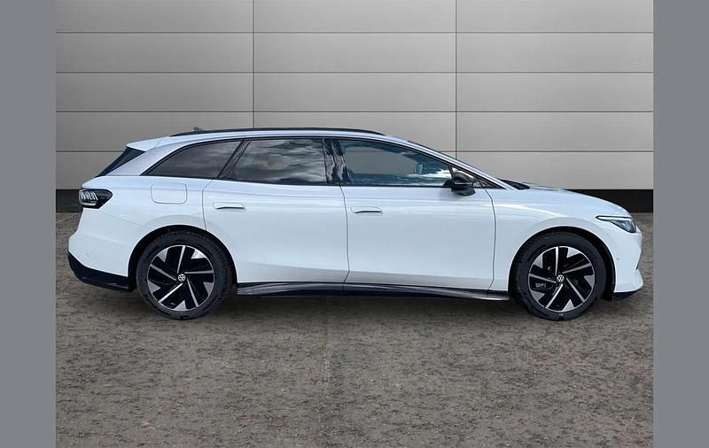 Used VW ID.7 Pro 210 kW (286 HP) 2026 White Estate
