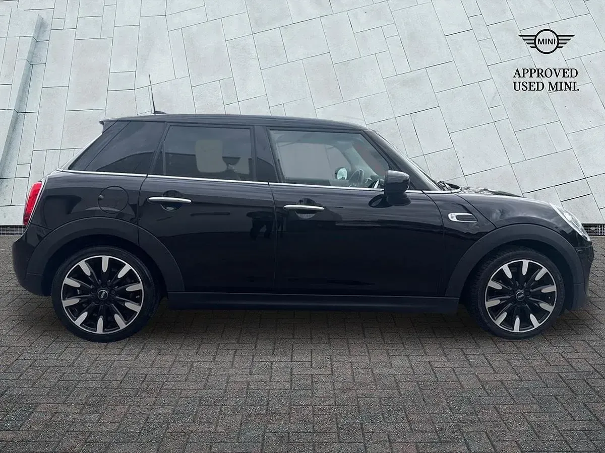 Used Mini Cooper Exclusive 134 HP (98 kW) 2019 Black Hatchback