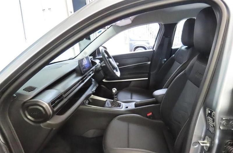 Used Jeep Avenger Altitude 100 HP (73 kW) 2024 Grey SUV