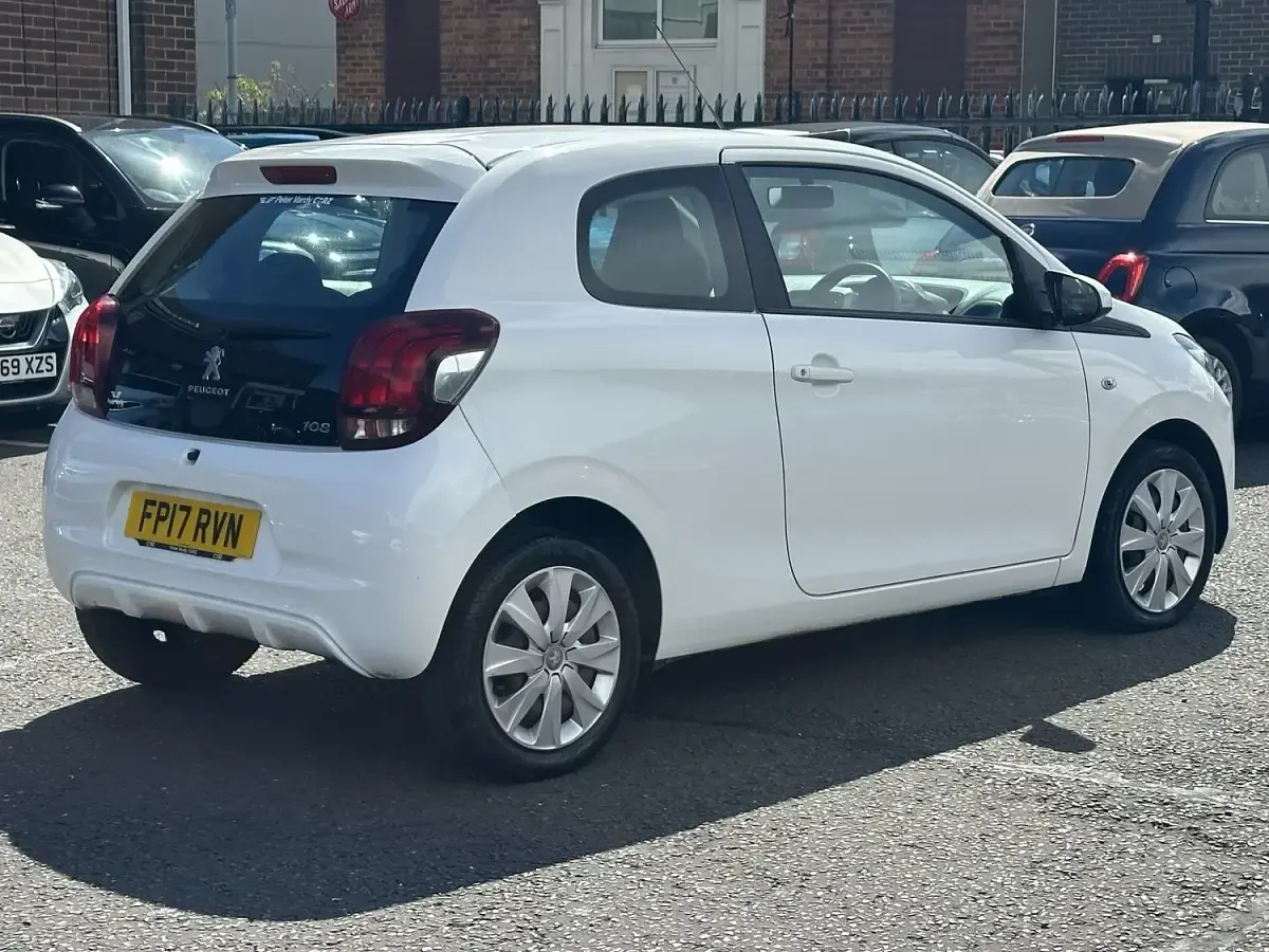 Used Peugeot 108 Active 68 HP (50 kW) 2017 White Hatchback