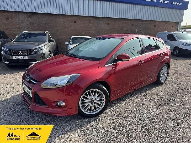 Red Used 2013 Ford Focus Zetec Hatchback | £4,649 (Fair price) - Image 1/4