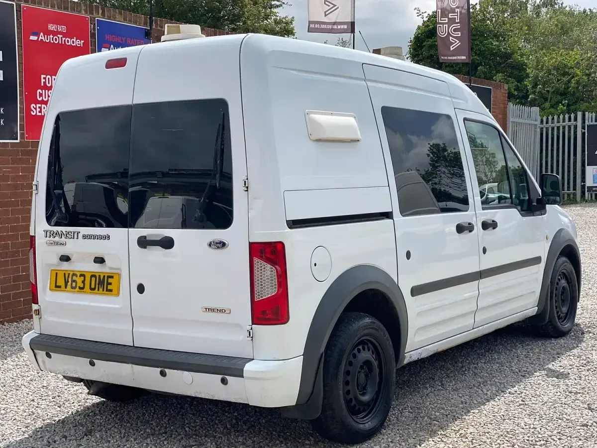 Usado Ford Transit Connect Trend 110 HP (80 kW) 2013 Branco Monovolume