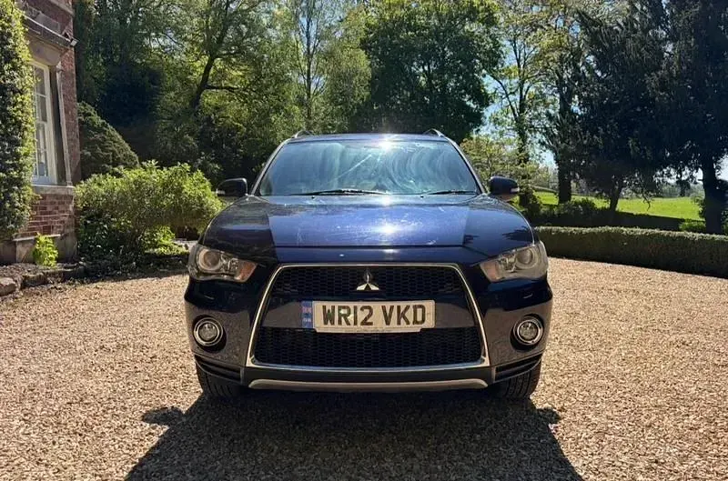 Usado Mitsubishi Outlander 174 HP (127 kW) 2012 Azul SUV