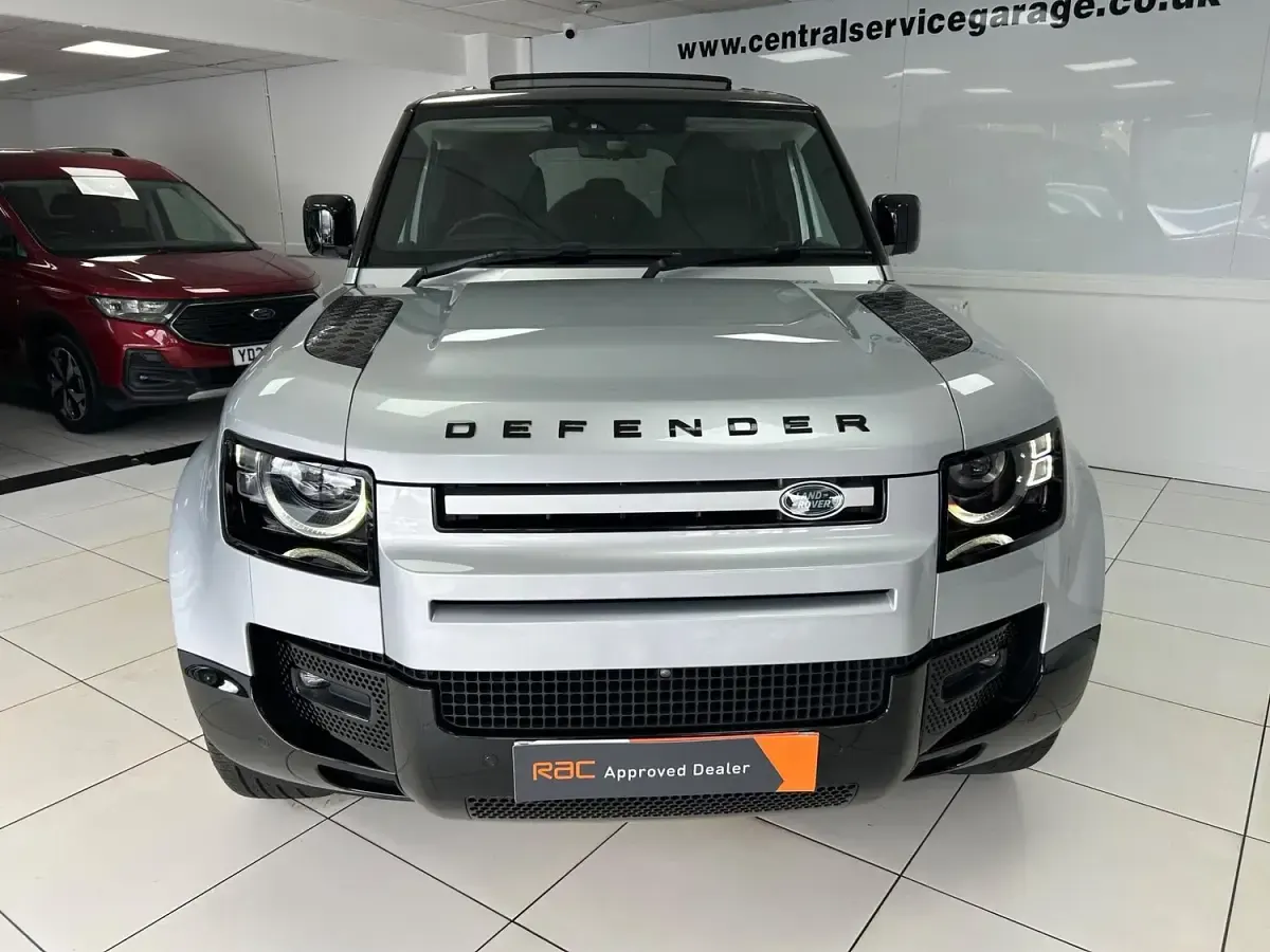 Used Land Rover Defender S 245 HP (180 kW) 2022 Silver SUV
