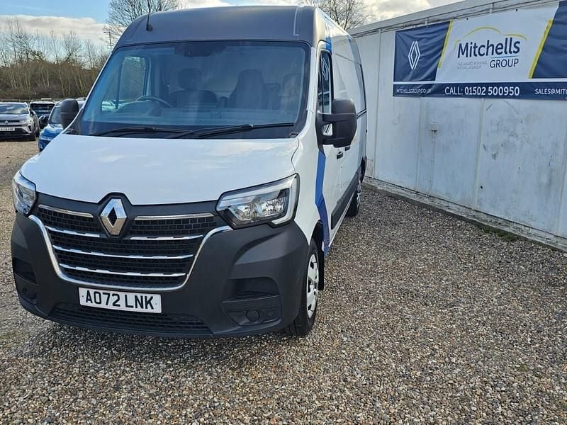 Käytetty Renault Master Business 135 HP (99 kW) 2023 Valkoinen Tila-auto
