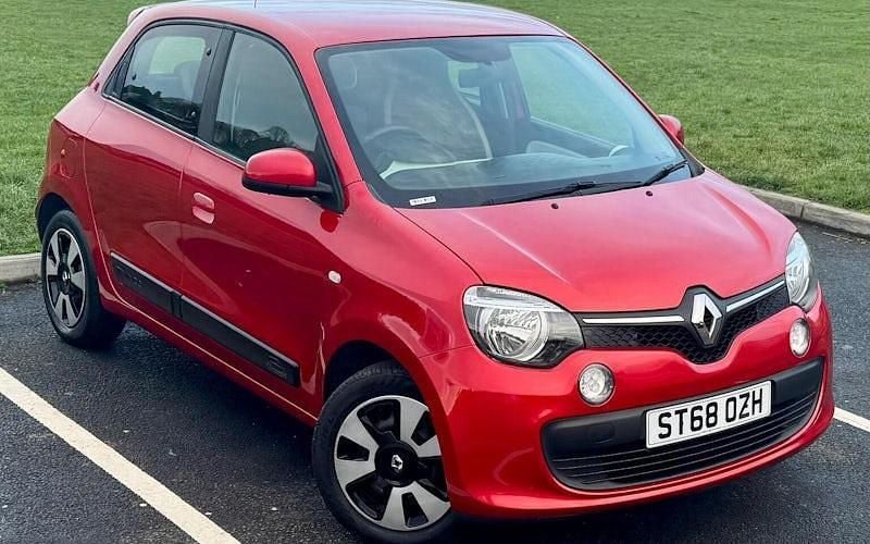 Used Renault Twingo Play 69 HP (50 kW) 2018 Red Hatchback