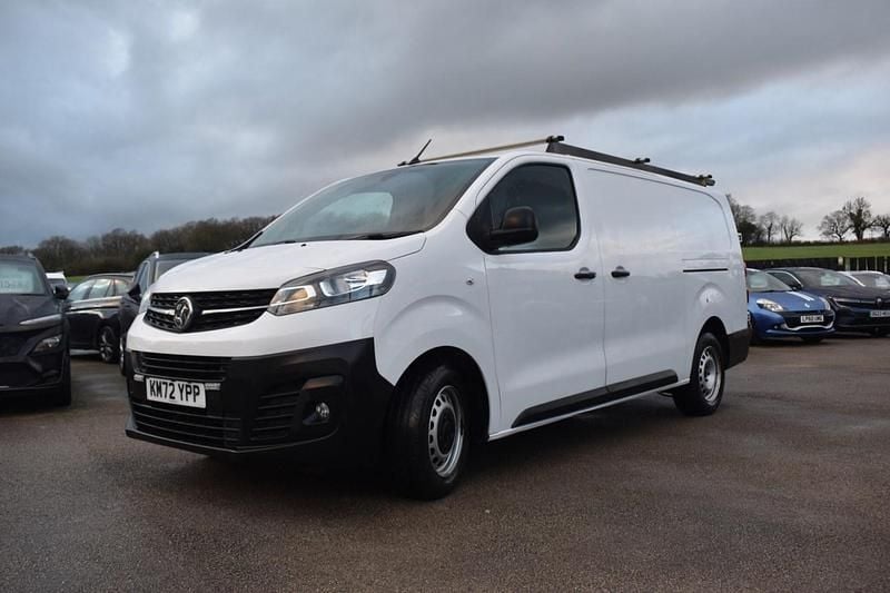Used Vauxhall Vivaro S 100 HP (73 kW) 2022 White MPV