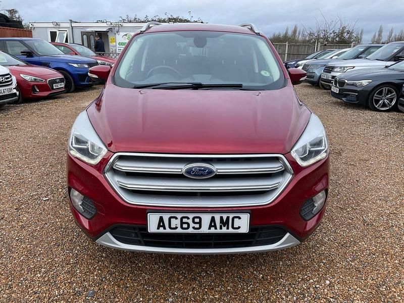 Used Ford Kuga Titanium 120 HP (88 kW) 2019 Red SUV