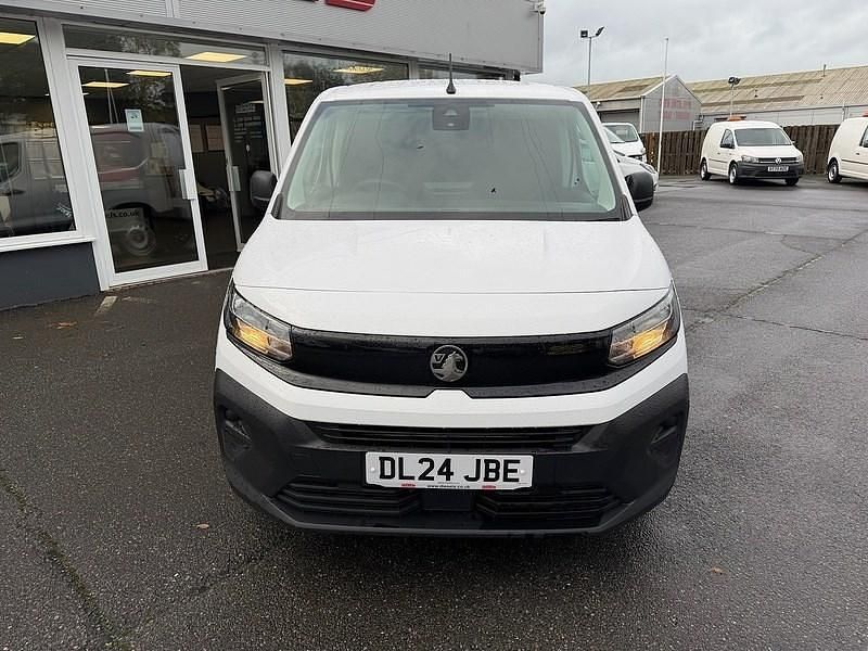 Used Vauxhall Combo 101 HP (74 kW) 2024 White Van