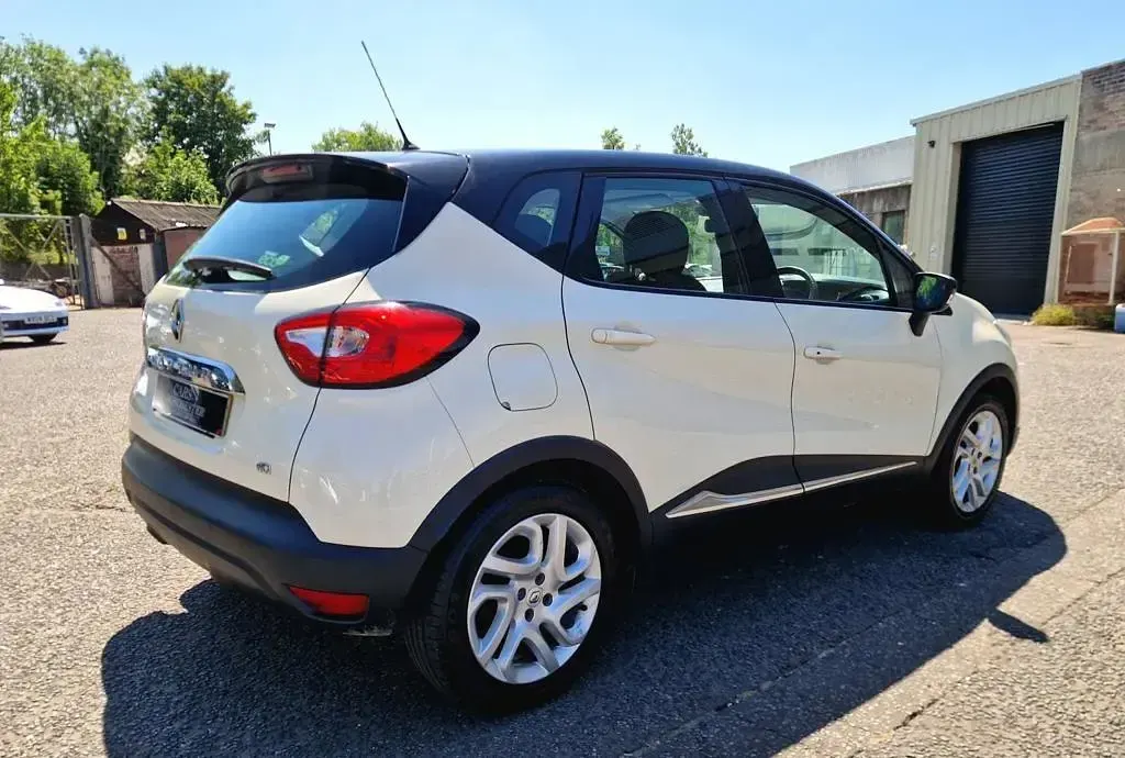 Used Renault Captur Dynamique 2014 White SUV