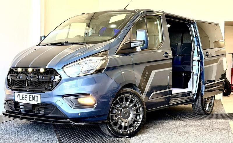 Usado Ford Transit Custom Limited 130 HP (95 kW) 2019 Azul Van