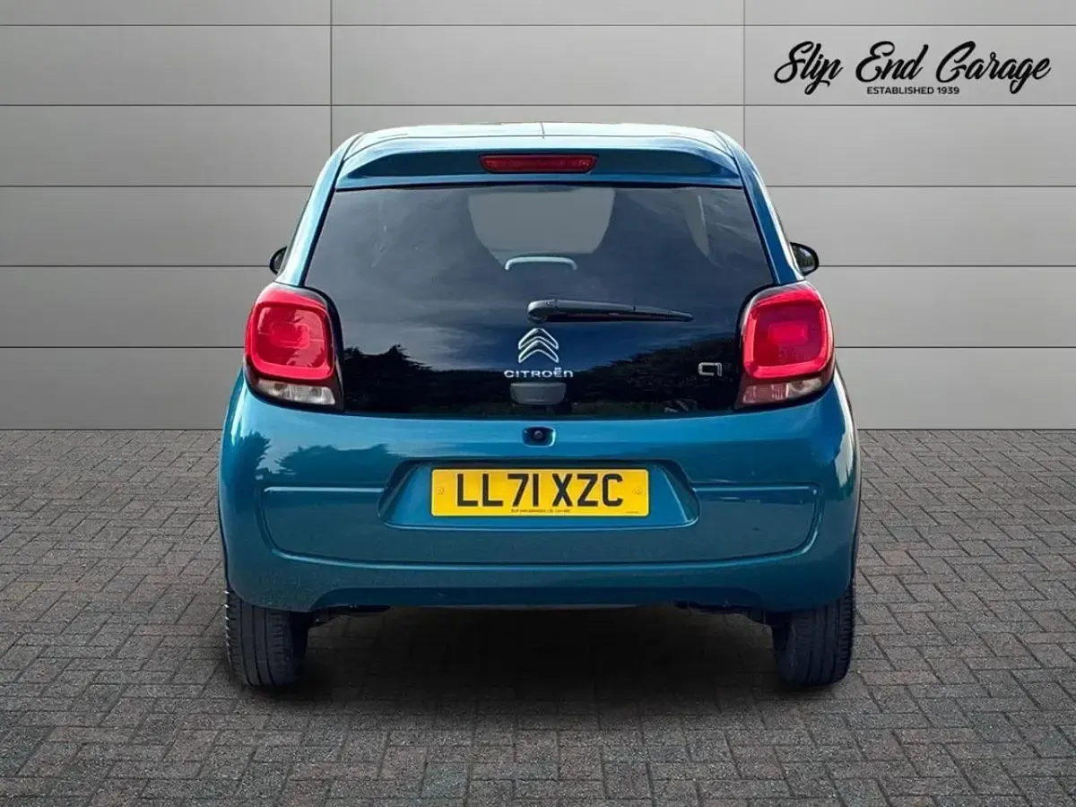 Usado Citroën C1 71 HP (52 kW) 2021 Verde Citadino