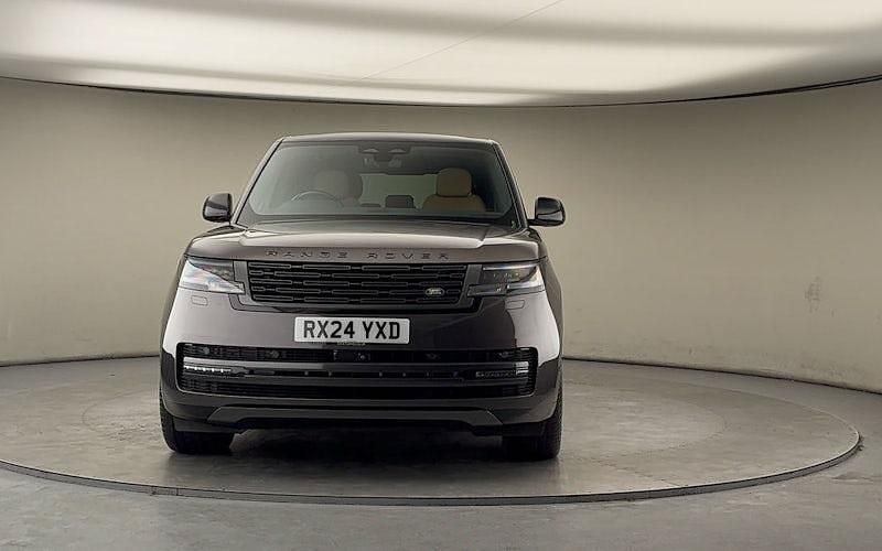 Used Land Rover Range Rover SE 300 HP (220 kW) 2024 Charente grey SUV