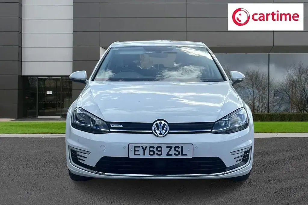 Usado VW e-Golf SE 100 kW (136 HP) 2019 Branco Citadino