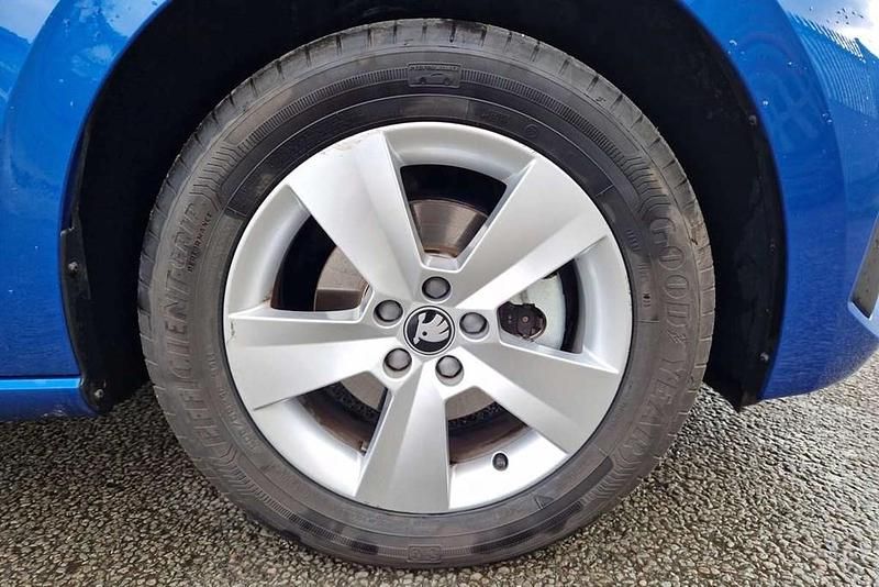 New Skoda Scala SE 113 HP (83 kW) 2025 Blue Hatchback