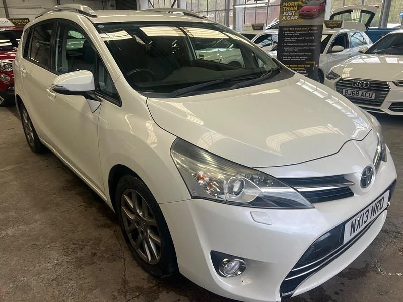 Used Toyota Verso 2013 White MPV