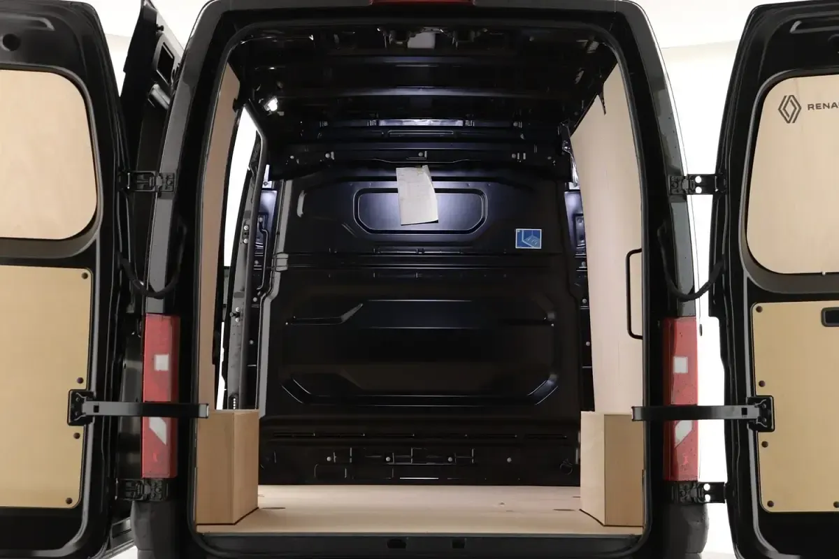 New Renault Master 2026 Black MPV