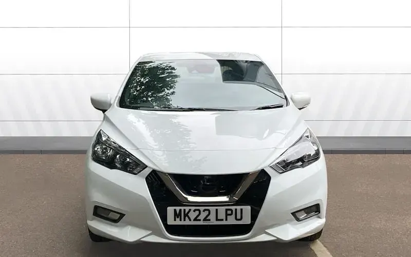 Used Nissan Micra Acenta 92 HP (67 kW) 2022 White Hatchback