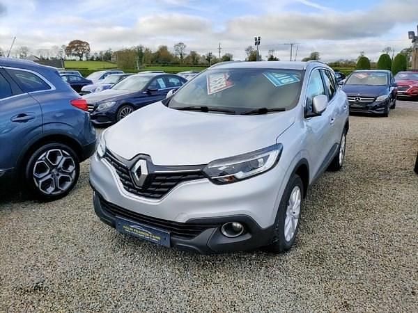 Silver Used 2018 Renault Kadjar Dynamique SUV | £10,950 (A bit pricey) - Image 1/4