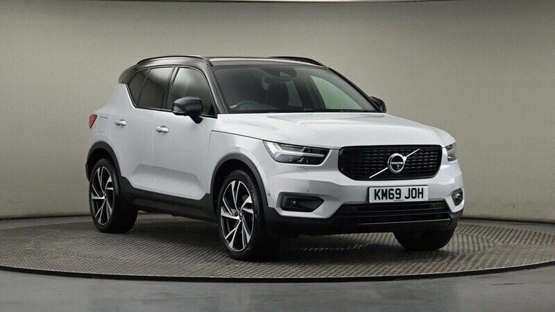 Thunder grey Used 2019 Volvo XC40 R-Design Pro SUV | £21,500 (Fair price) - Image 1/4