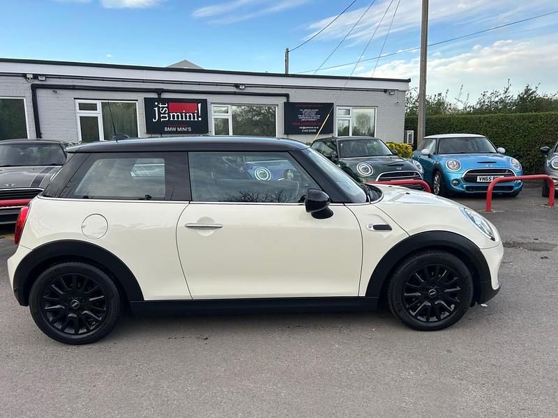 Used Mini Cooper Hatch 2018 White Hatchback