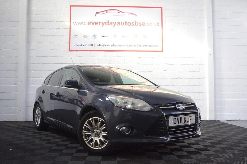 Used Ford Focus Titanium 125 HP (91 kW) 2011 Grey Hatchback