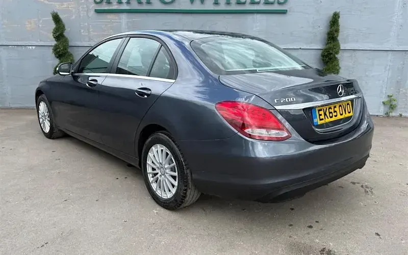 Usado Mercedes C200 SE 136 CV (100 kW) 2015 Berlina