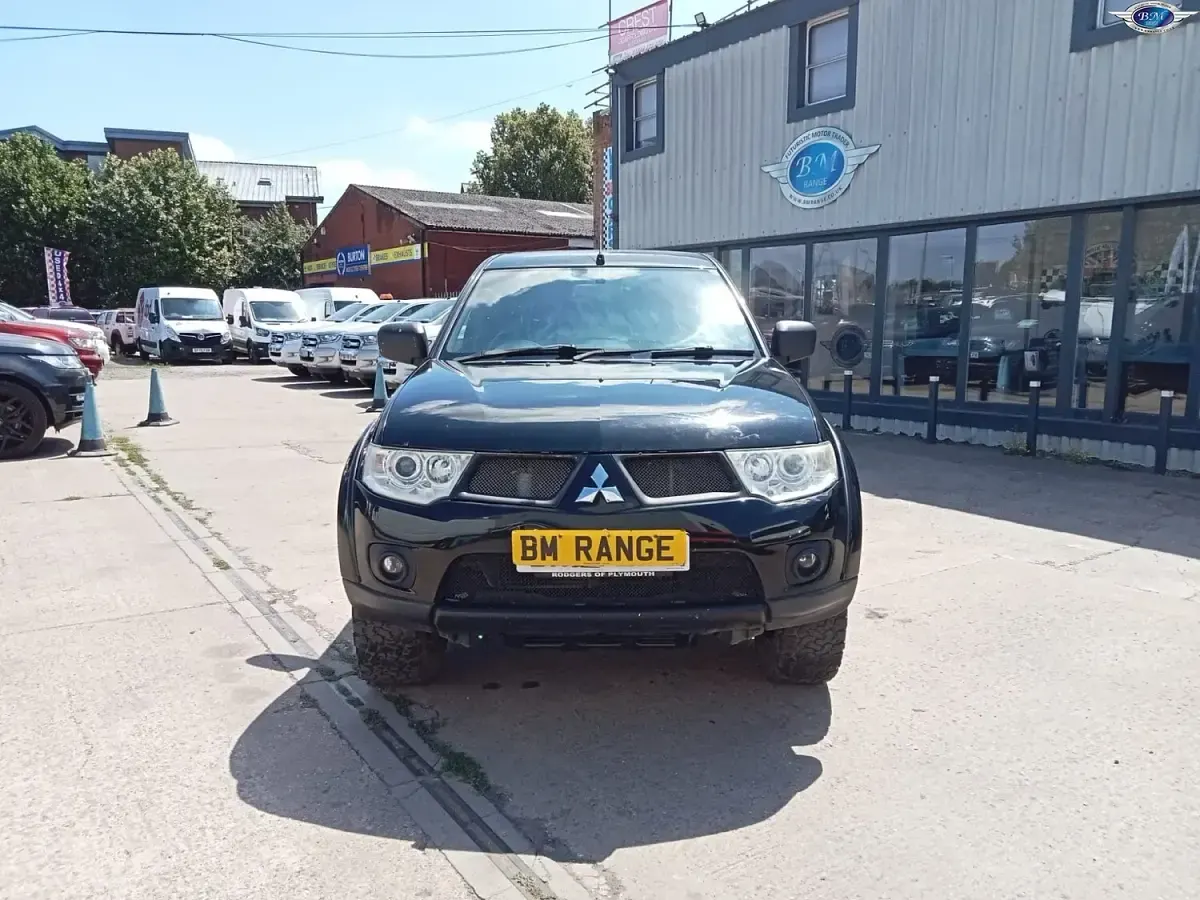 Used Mitsubishi L200 2013 Black Pickup