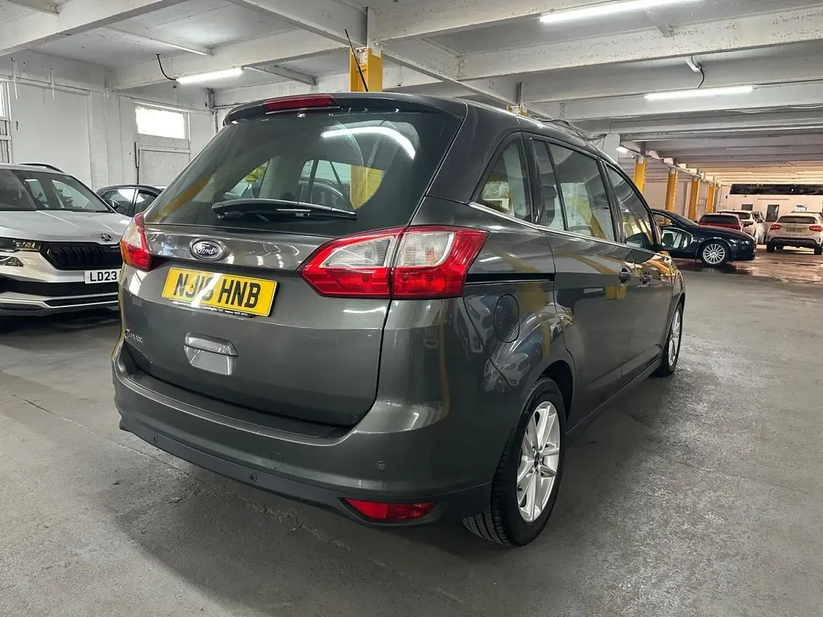 Used Ford Grand C-Max Zetec 120 HP (88 kW) 2016 Grey MPV