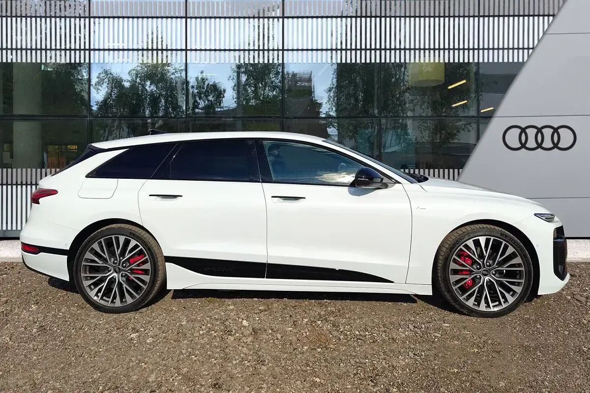 Used Audi A6 e-tron Black Edition 339 kW (462 HP) 2025 White Estate