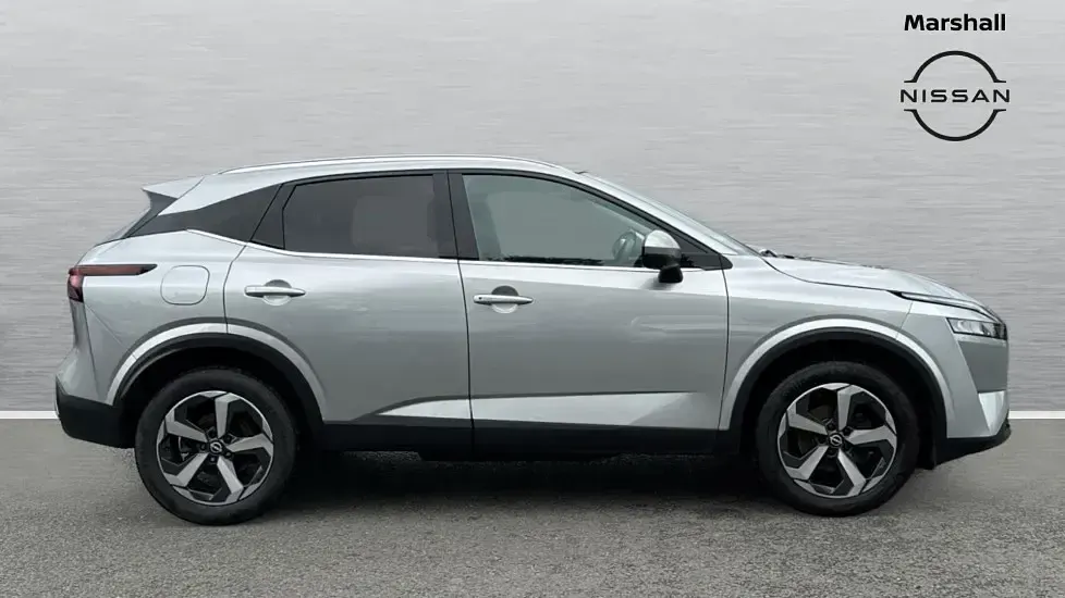 Used Nissan Qashqai N-Connecta 140 HP (102 kW) 2022 Silver SUV