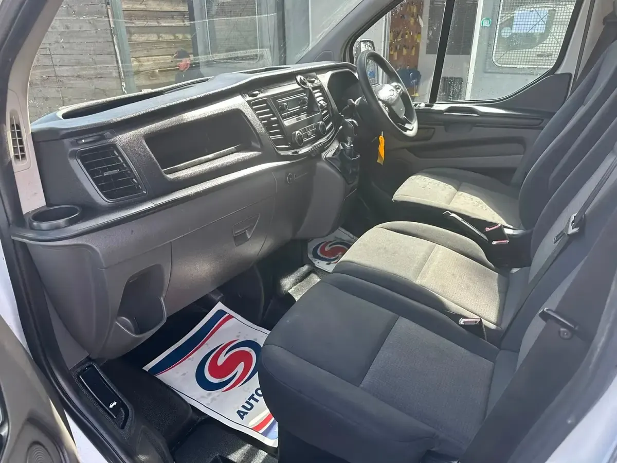 Used Ford Transit Custom 105 HP (77 kW) 2018 White Van