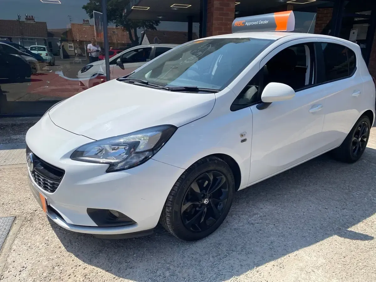 Used Vauxhall Corsa 90 HP (66 kW) 2019 White Hatchback