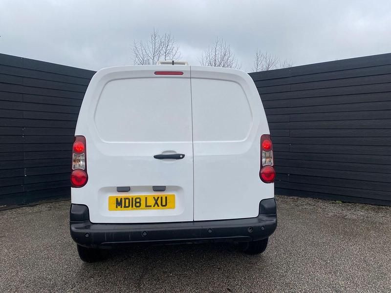 Used Peugeot Partner 2018 White MPV
