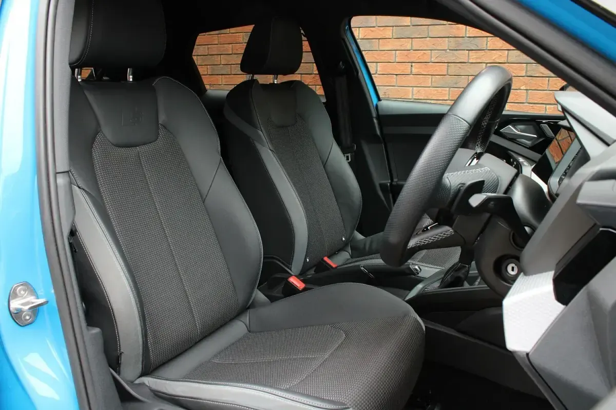 Used Audi A1 Sportback Black Edition 95 HP (69 kW) 2022 Blue Hatchback