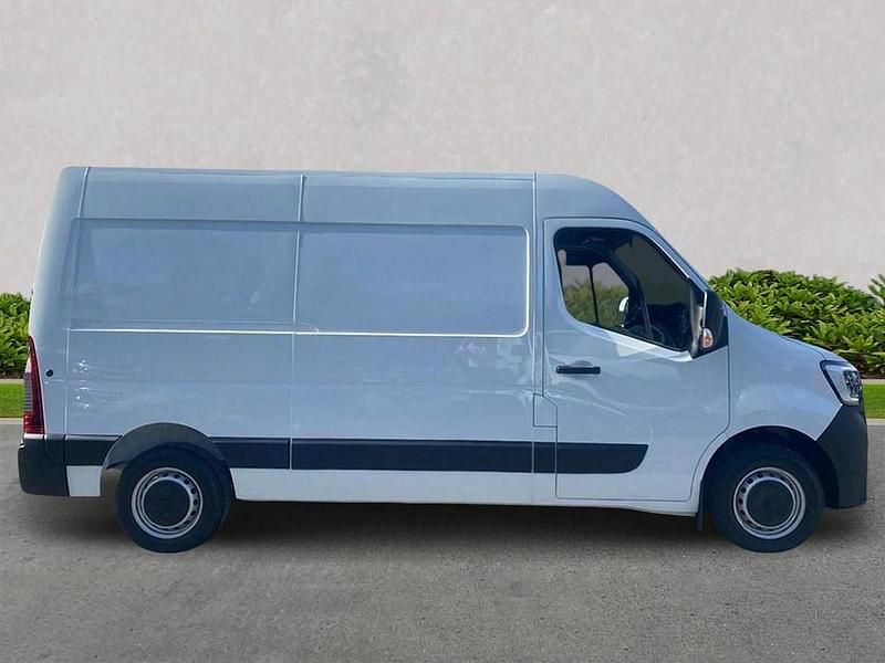 Used Renault Master Business 56 kW (77 HP) 2025 White MPV