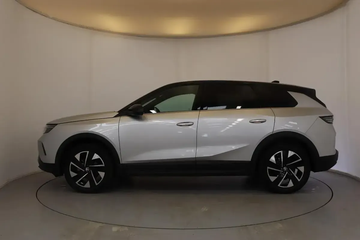 Used Vauxhall Grandland X GSe 143 HP (105 kW) 2025 Grey SUV