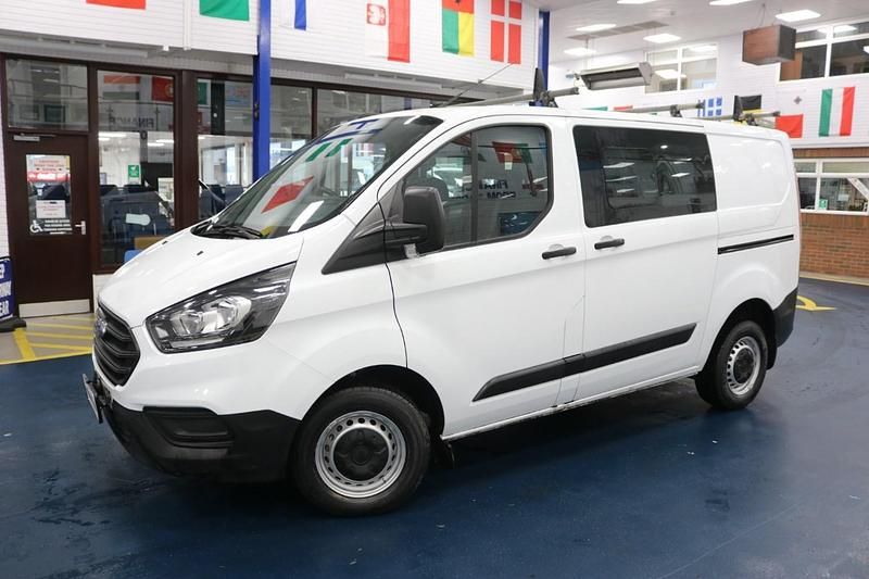Used Ford Transit Custom 105 HP (77 kW) 2019 White Van