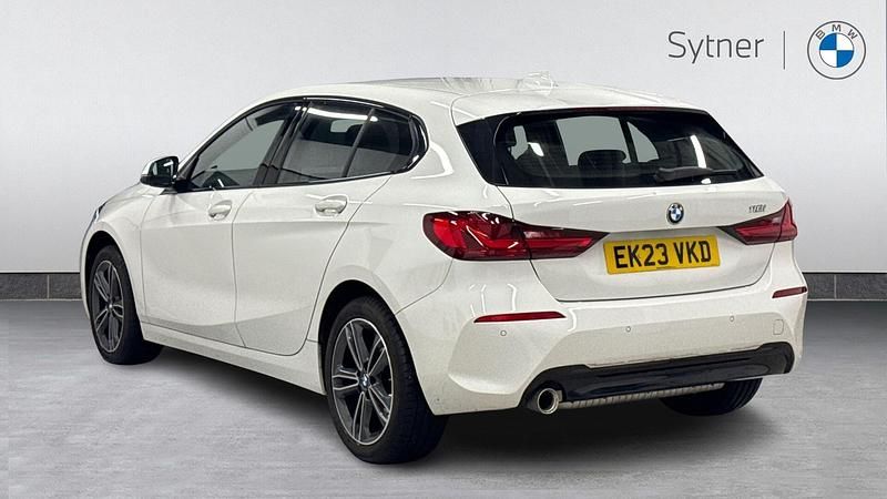 Used BMW 118 Sport Line 134 HP (98 kW) 2023 White Hatchback