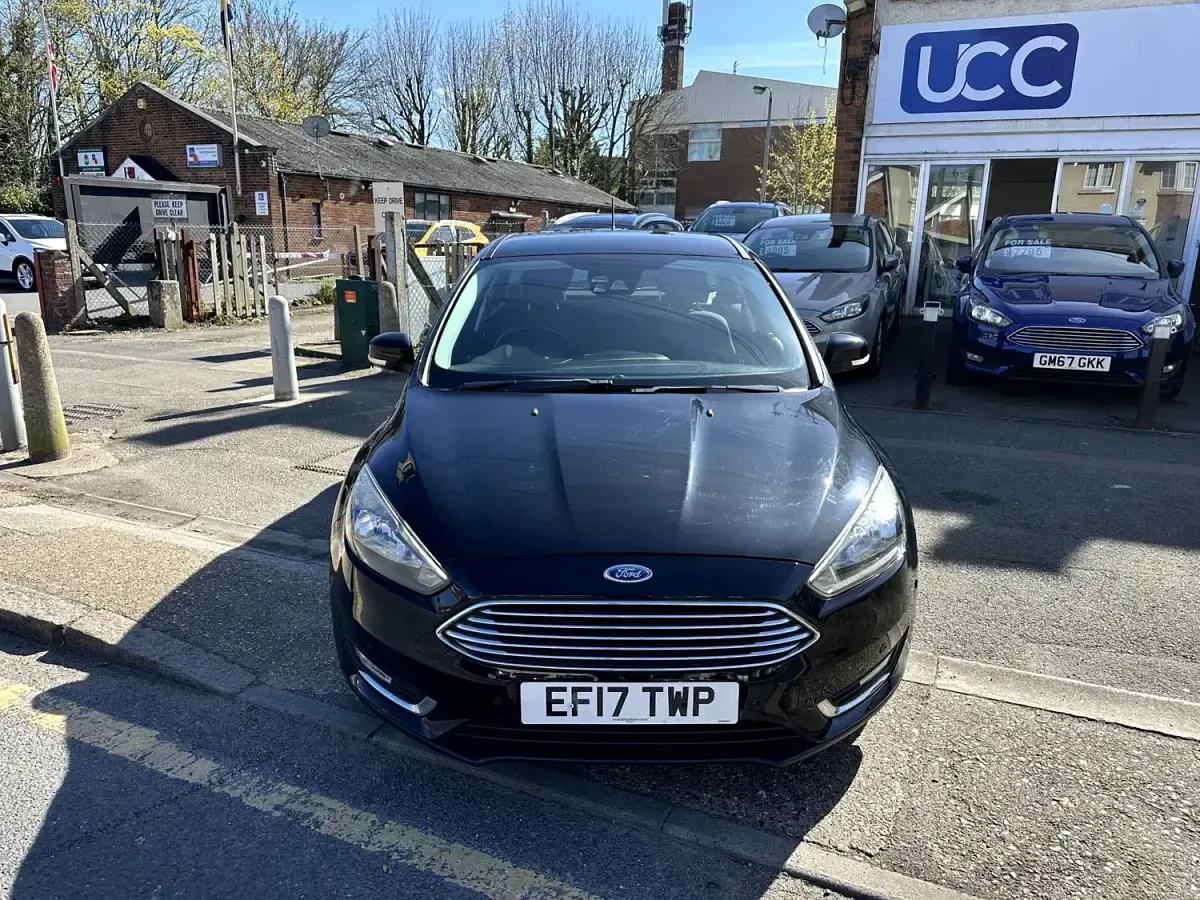 Używany Ford Focus Titanium 125 KM (91 kW) 2017 Czarny Hatchback