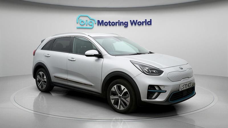 Used Kia e-Niro 147 kW (201 HP) 2020 Silver SUV