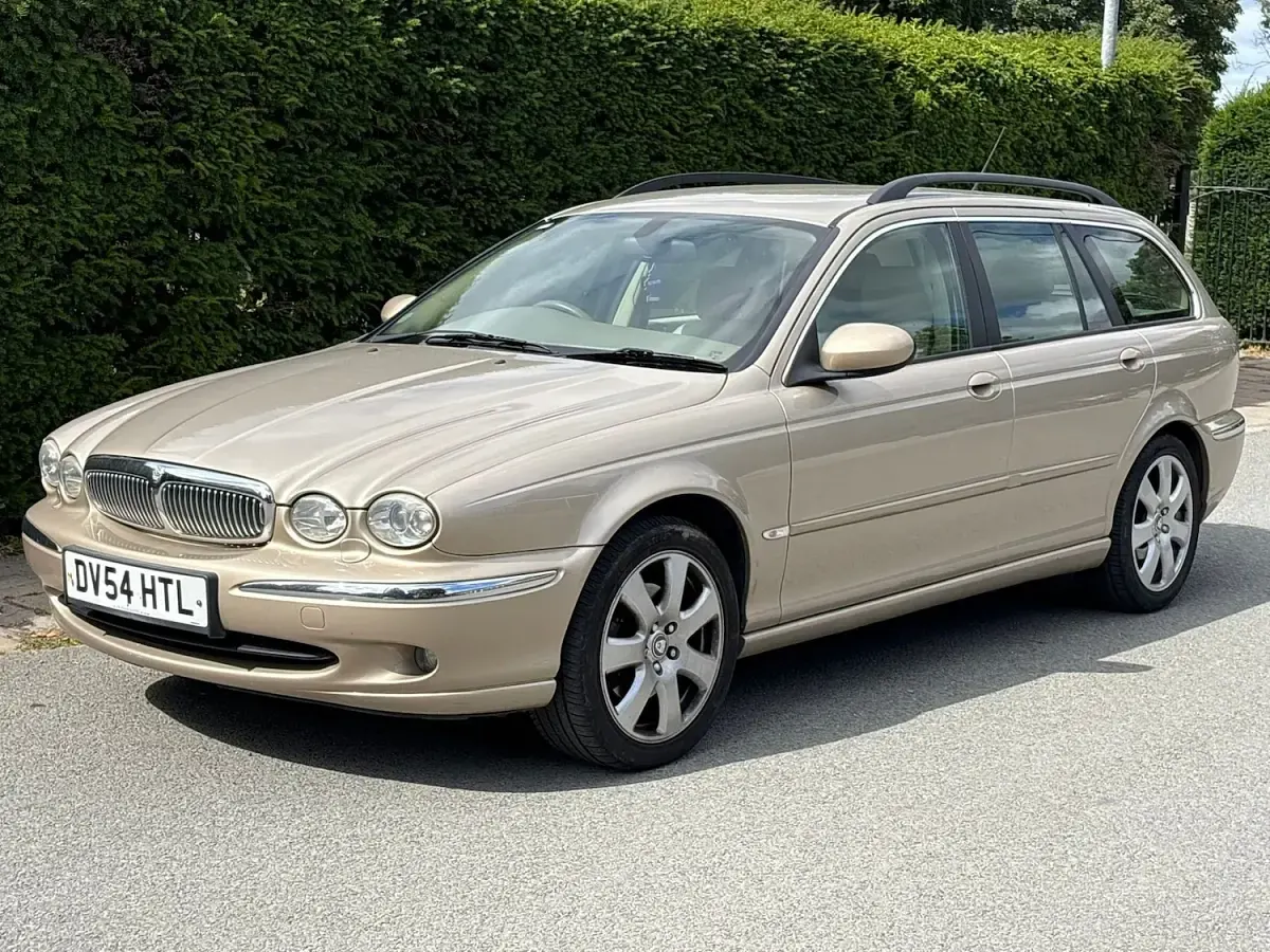 Used Jaguar X-type SE 130 HP (95 kW) 2004 Beige Estate