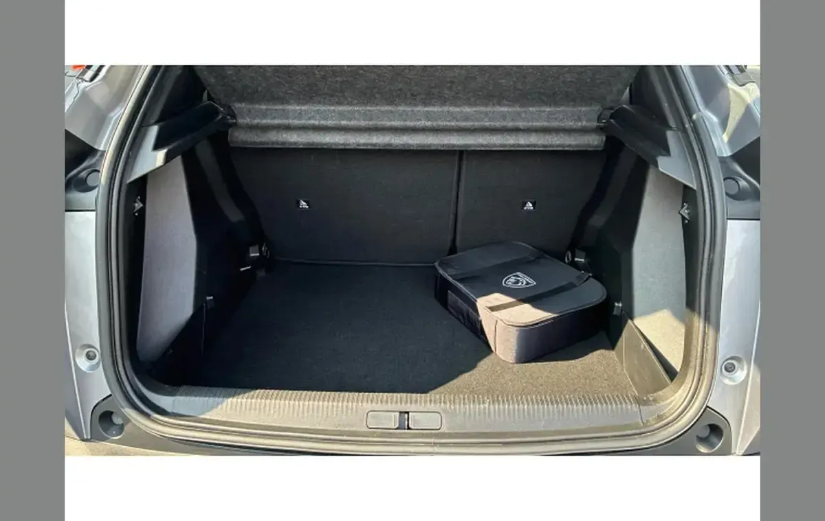 Used Peugeot e-2008 Allure 98 kW (134 HP) 2025 Grey SUV