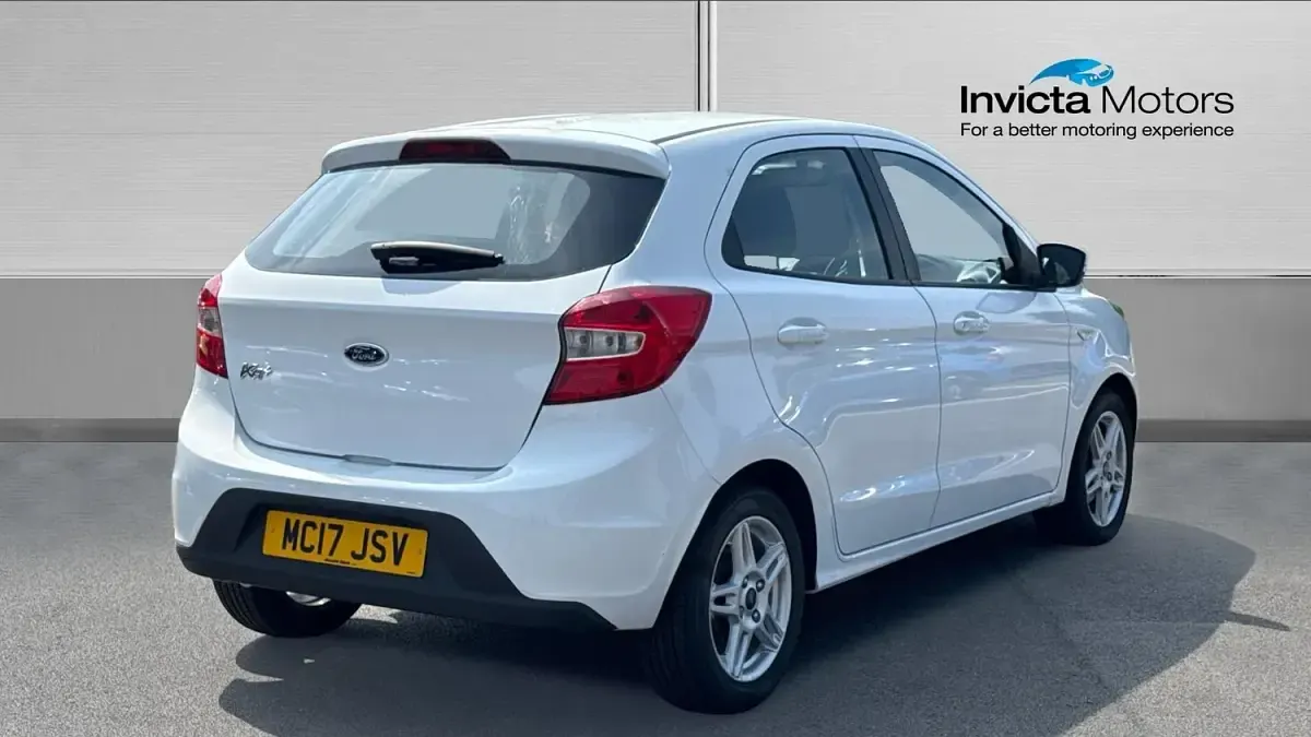 Used Ford Ka Zetec 85 HP (62 kW) 2017 White Sedan