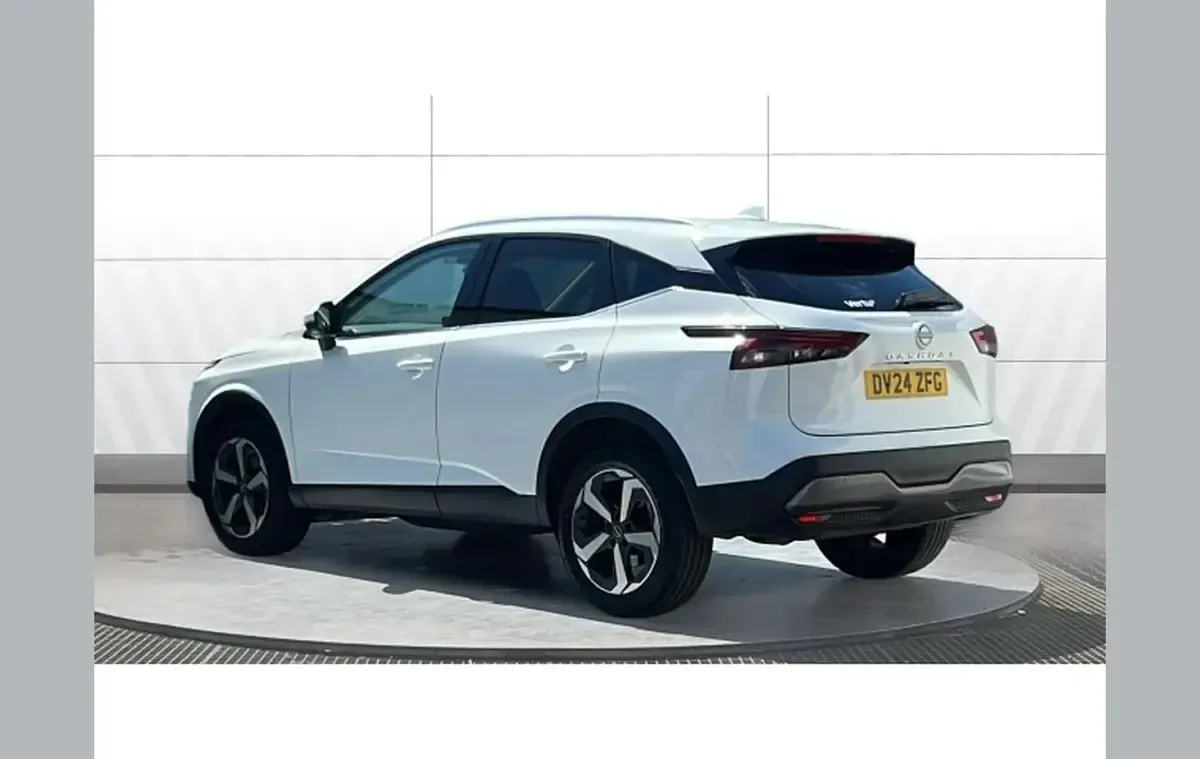 Used Nissan Qashqai N-Connecta 138 HP (101 kW) 2024 White SUV