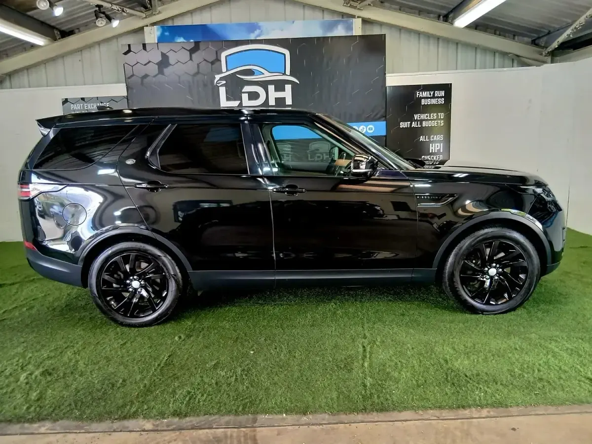 Used Land Rover Discovery HSE 2017 Black SUV