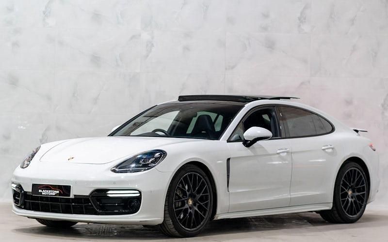Used Porsche Panamera 330 HP (242 kW) 2017 White Hatchback