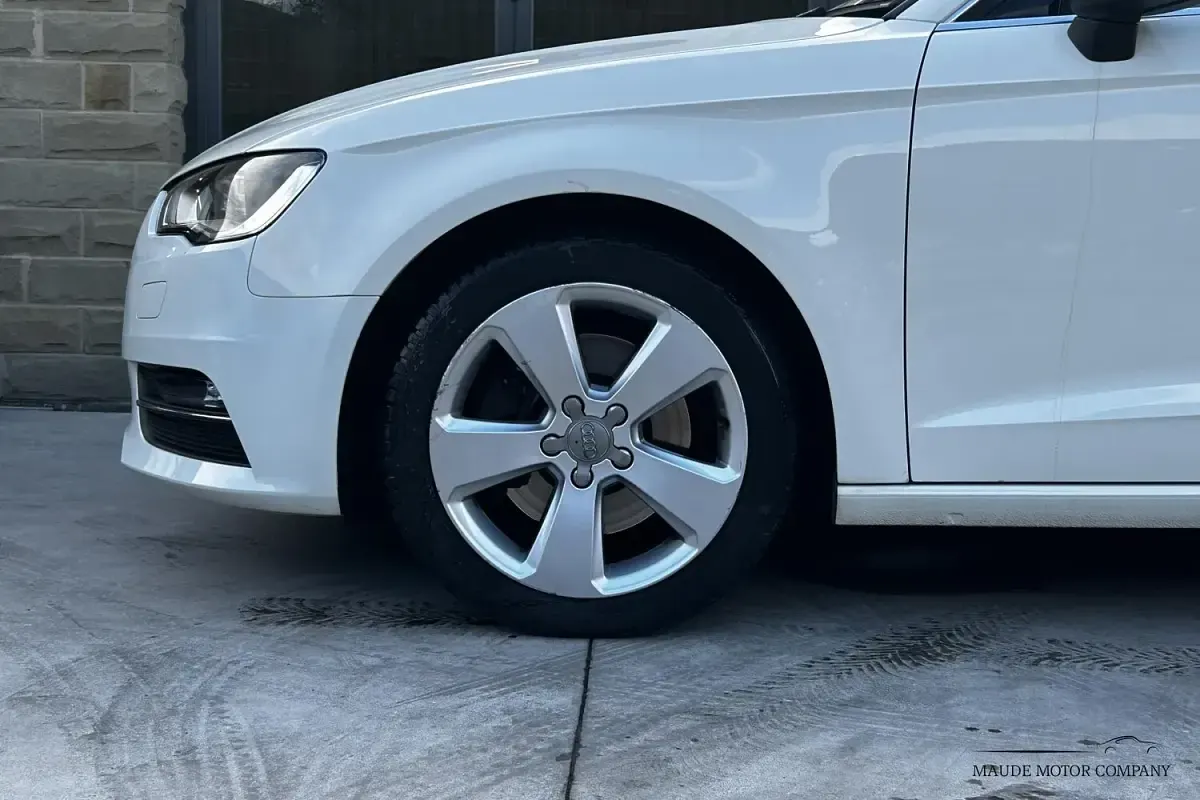 Usado Audi A3 Sport 184 HP (135 kW) 2015 Branco Citadino