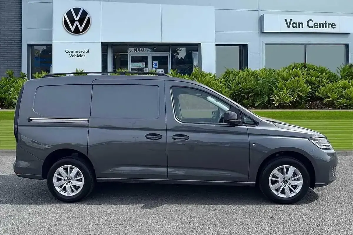 Used VW Caddy Pro 150 HP (110 kW) 2025 Grey MPV